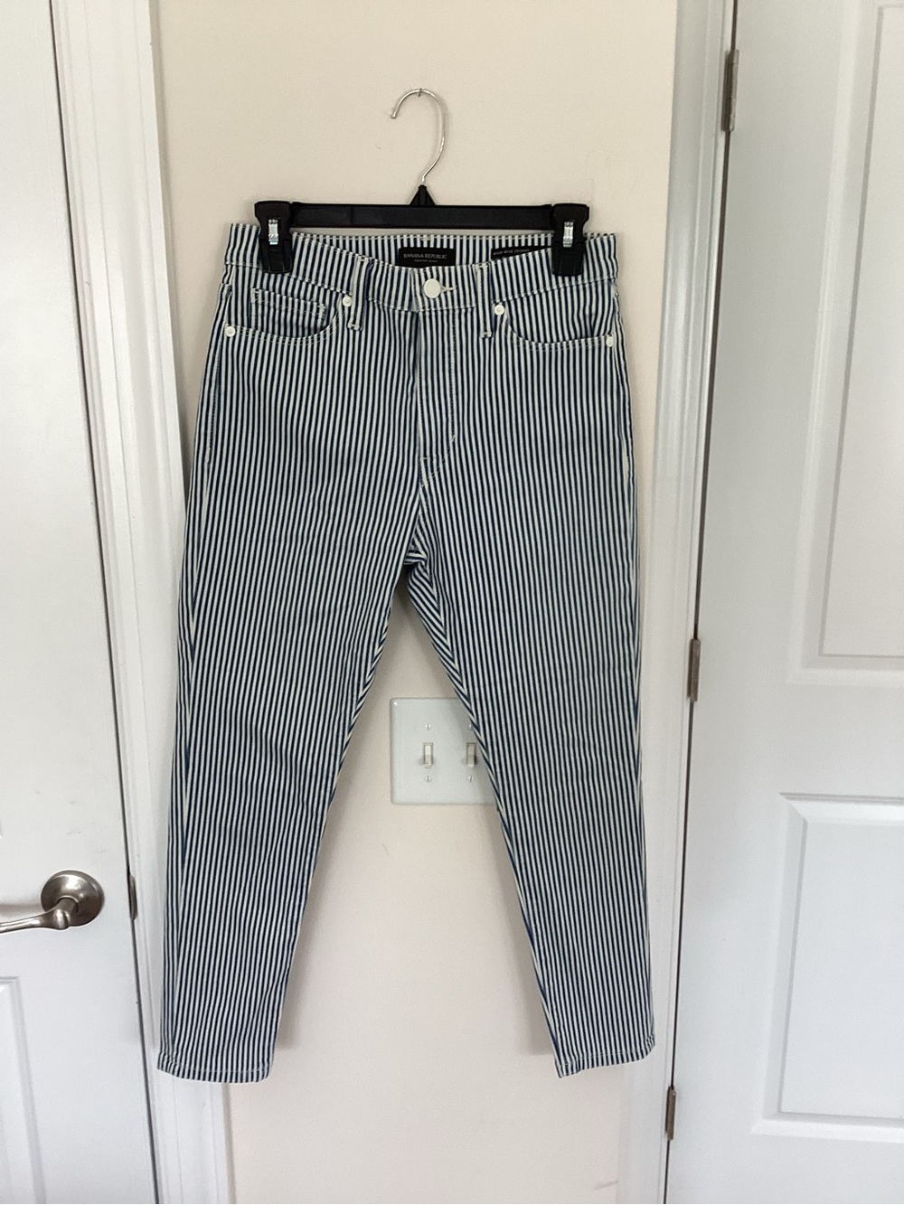 Banana Republic Slim Straight Vertical Stripe Jeans - Blue & White, 27S